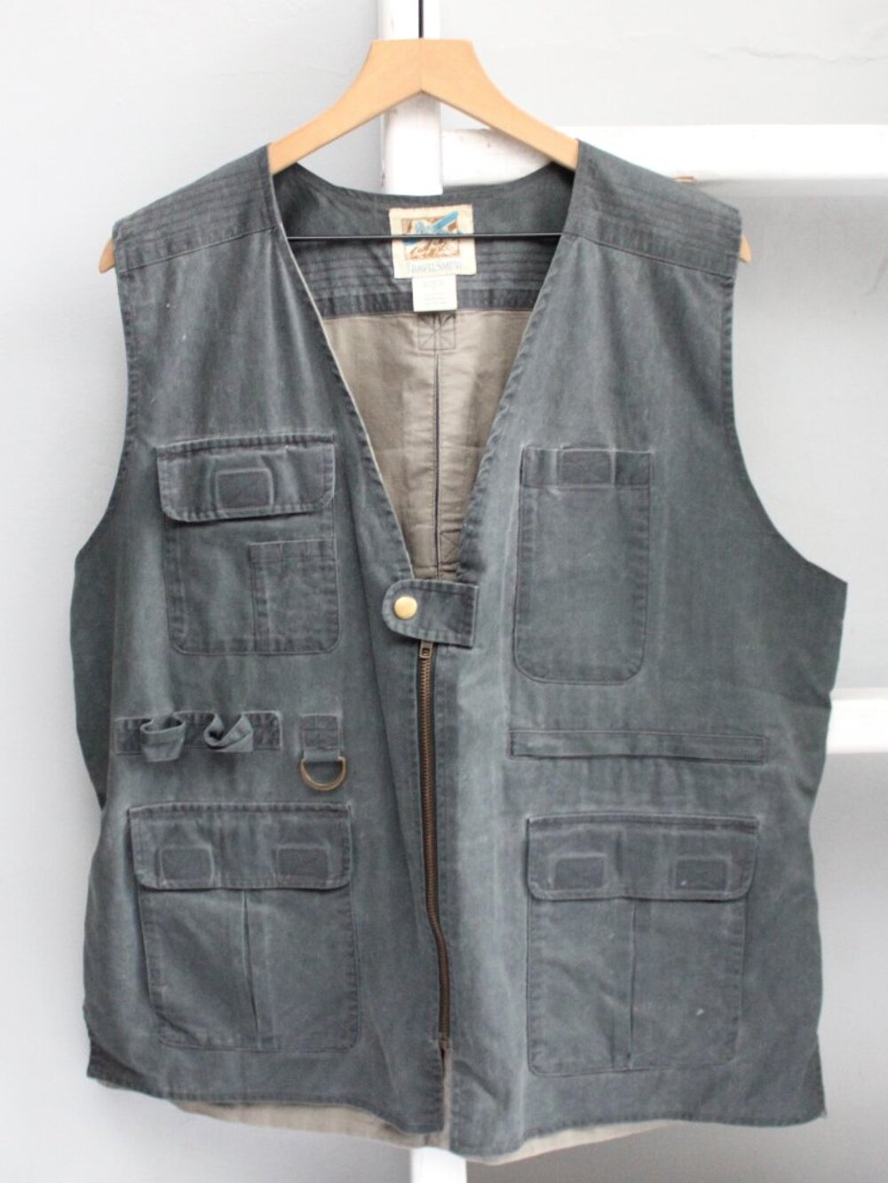 TravelSmith Vintage Gray Utility Fishing Outdoor Multi Pocket Vest Womens XL